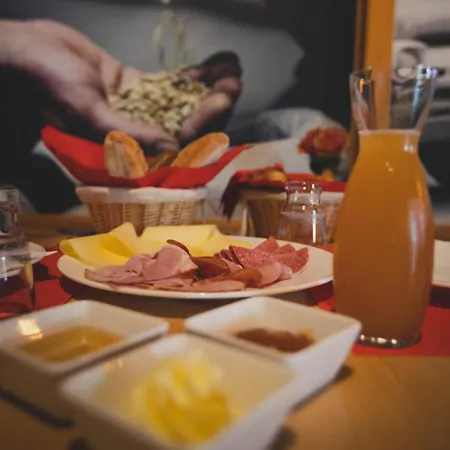 호텔 코르넬뤼스하프 *